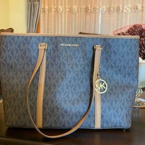 Michael Kors Charlotte tote